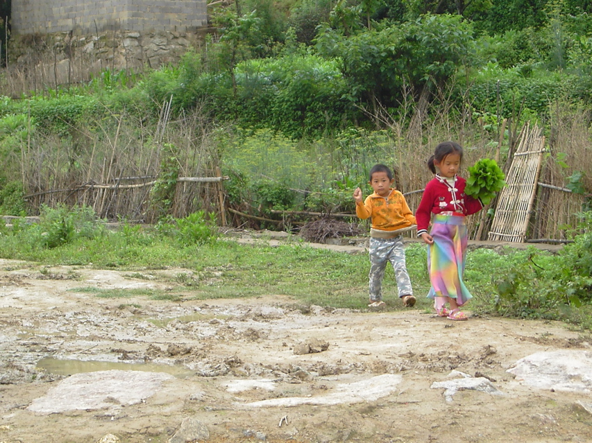 Children hamlet KIF_0441