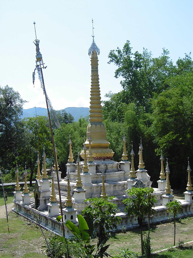 Pagoda on way to west side of reserve KIF_0475