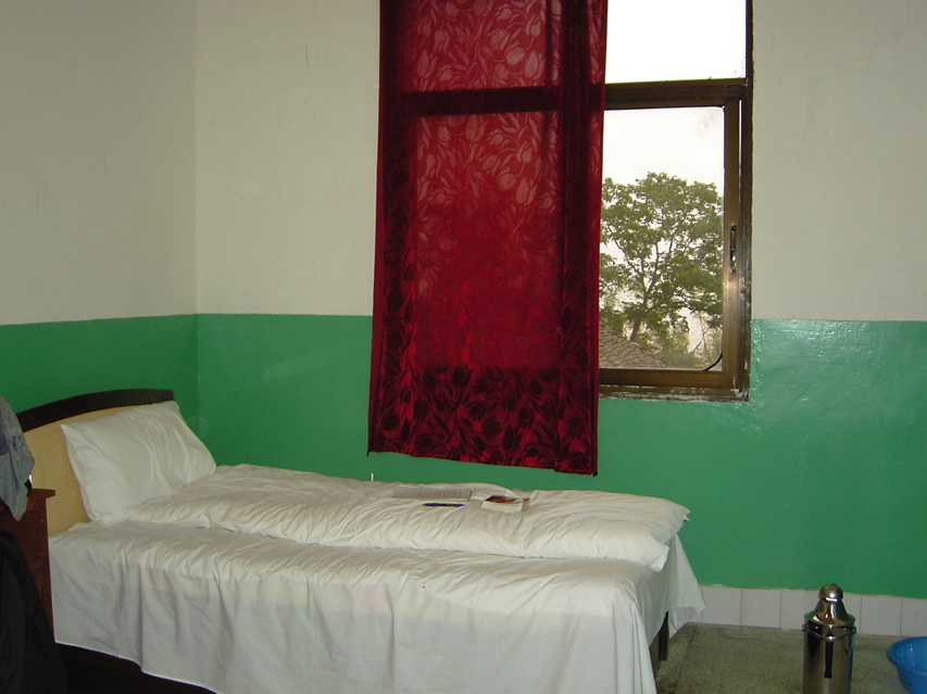 Bedroom ranger station KIF_0402