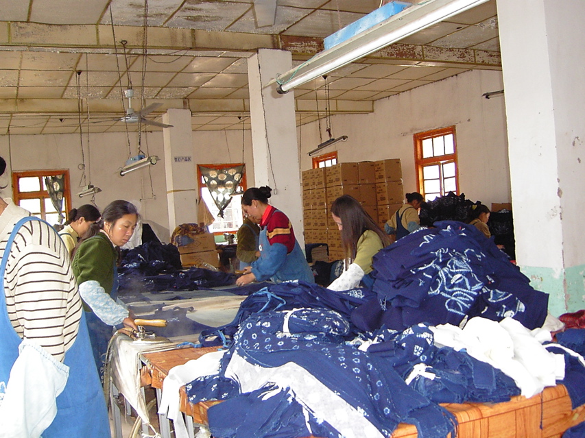Tie Dye factory, Weishan KIF_0772