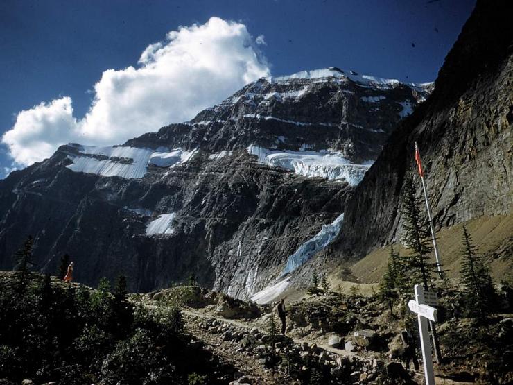 54 Jasper to Lake Louise Photo #8