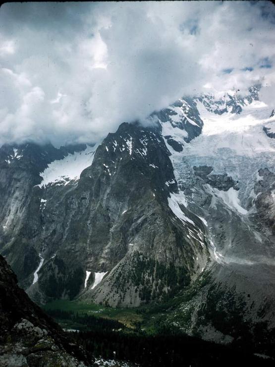 65 Mont Chetif and the valleys Photo #7