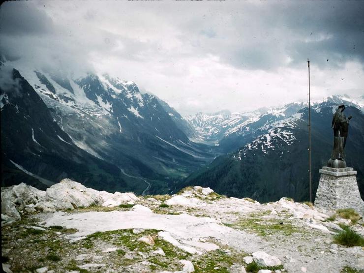 65 Mont Chetif and the valleys Photo #9