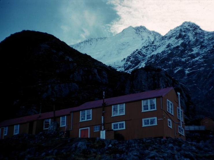 77 Mt. Cook Hermitage Photo #4