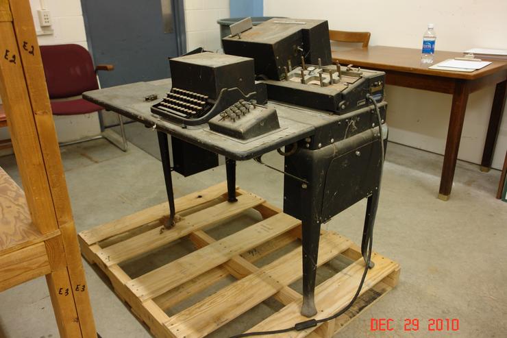 IBM 031 Punch Photo #1