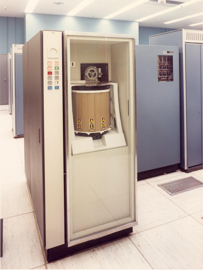 Better photo of the IBM 2321 Data Cell