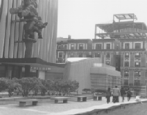 build.GIF (526981 bytes)