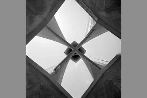 Iglesia de la Virgen de la Medalla Milagrosa (Church of the Virgin of the Miraculous Medal),  México. Photograph by Nacho López, Mexican National Photograph Archive.