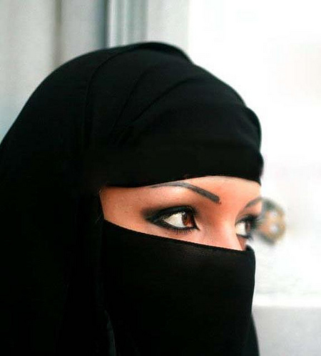 JI Saudi Women With Attractive Eye