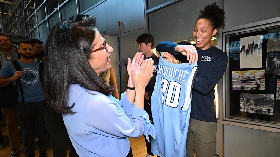 Student-athlete Kaitlyn Davis welcomed Columbia's next president, Minouche Shafik, with her very own basketball jersey. Roar Lion Roar!