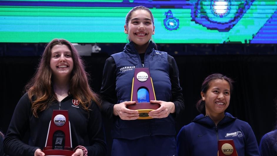 Nora Burke Captures National Championship In Sabre 