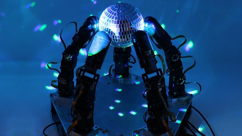 Highly Dexterous Robot Hand Can Operate in the Dark — Just Like Us