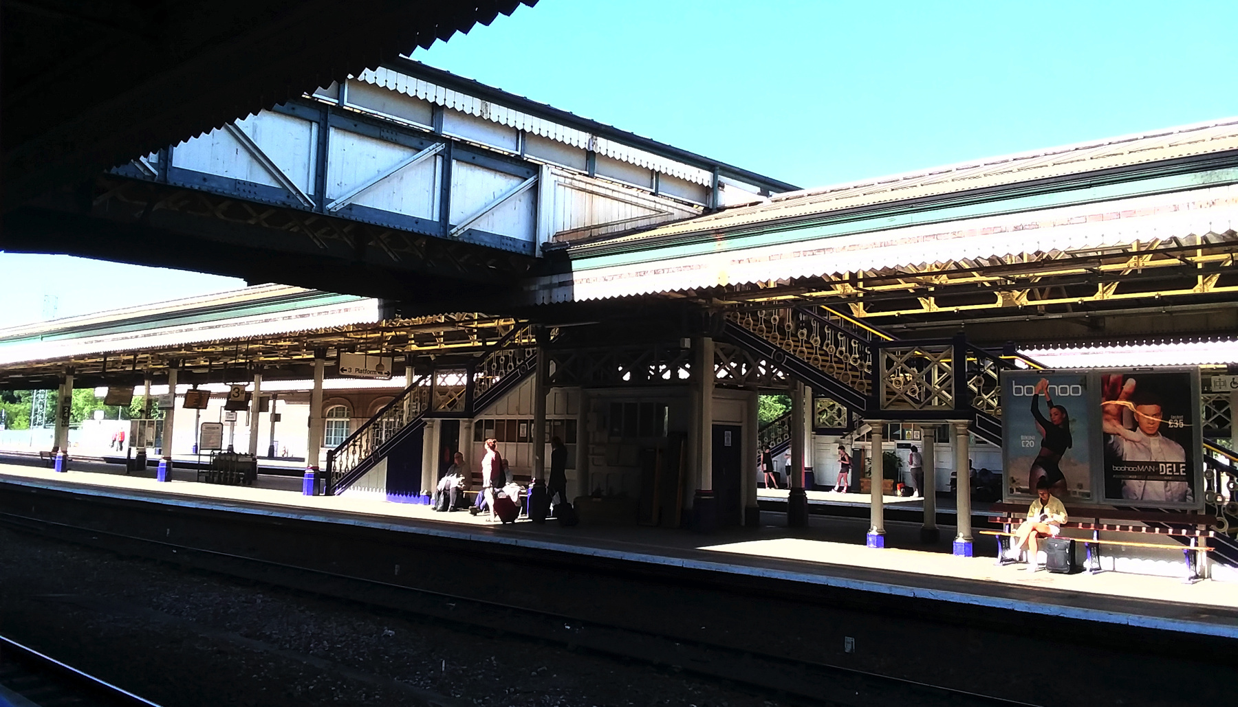 Exeter St Davids platforms