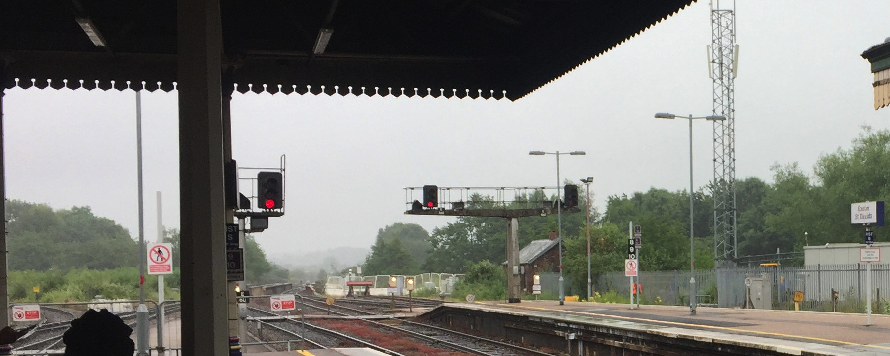 Exeter St Davids platforms