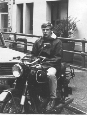 Frank da Cruz on BMW R26 in 1967